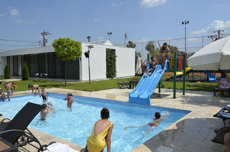 Sky Blue Hotel & Spa