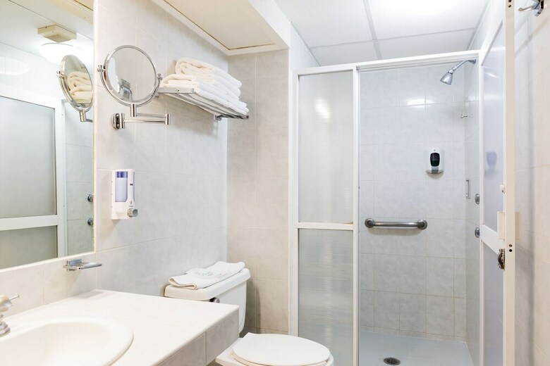Hotel & Suites Aliana