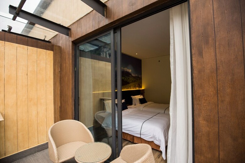 Spring Posh Roadsun International Hotel & Resort