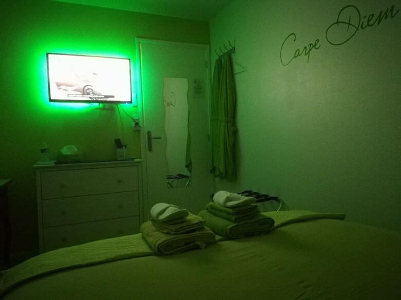 B&B Mycolorhouse