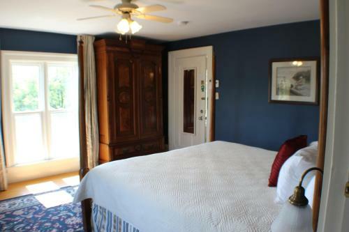 Evangeline Motel