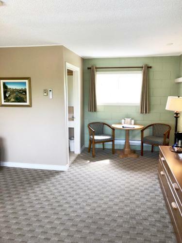 Evangeline Motel