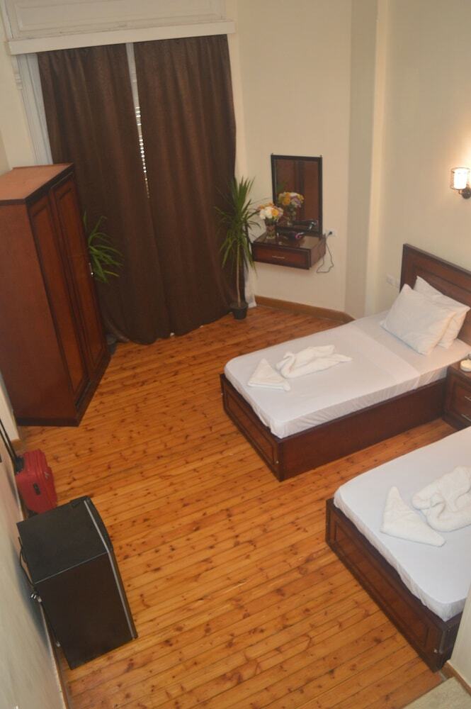 Hostal Midtown Hostel