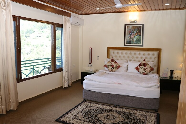 Hotel Maple Resort By Aamod