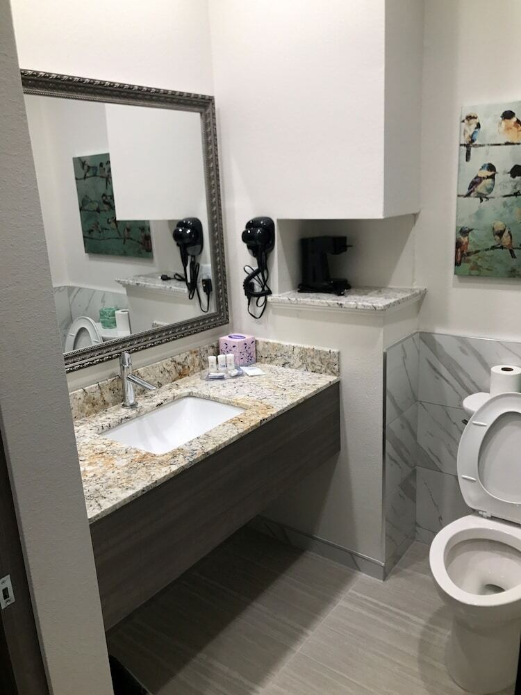 Hotel Grand Villa Inn & Suites- Humble