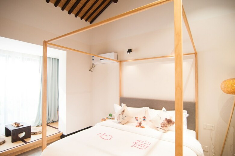 Hotel Heart Retreat. Island