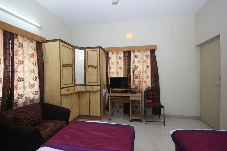 Hotel Oyo 8575 Shree Comforts