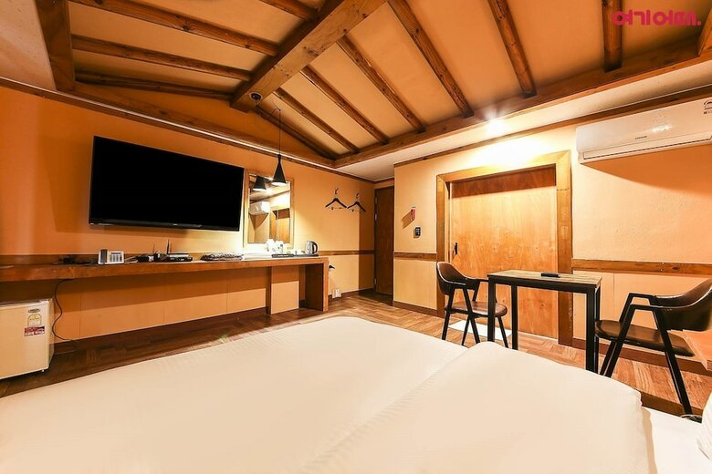Hotel Bath