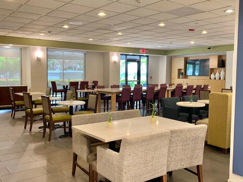 Hotel Holiday Inn Express & Suites Miami - Hialeah