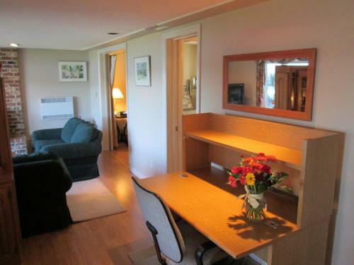 Apartamento Royal Roads Oceanfront Vacation Rental