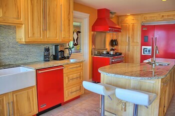 Birds Of A Feather Victoria Oceanfront Bed & Breakfast
