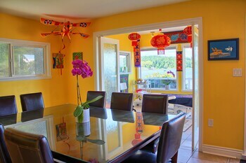 Birds Of A Feather Victoria Oceanfront Bed & Breakfast