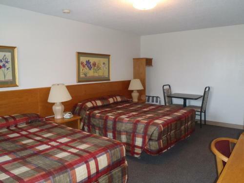 Settler's Inn & Motel