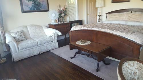 Bed & Breakfast By The Sea Bnb, Sidney Victoria Bc