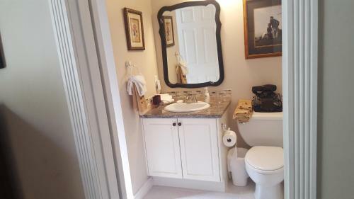 Bed & Breakfast By The Sea Bnb, Sidney Victoria Bc