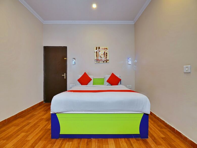Oyo 2070 Hotel Shri Laxmi Palace