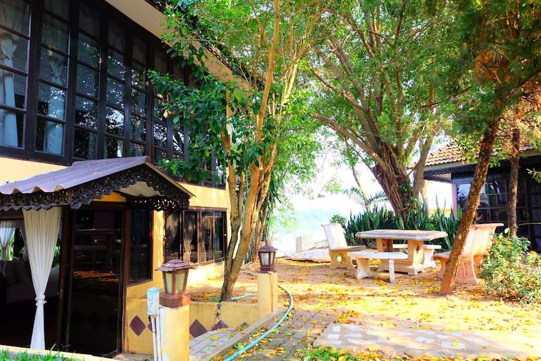 Hotel P Resort Riverside