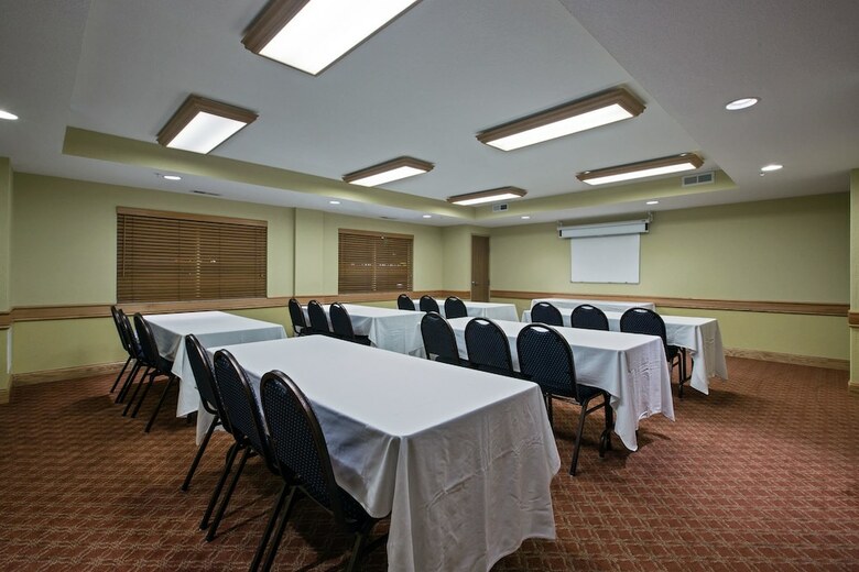 Hotel Americinn By Wyndham Newton