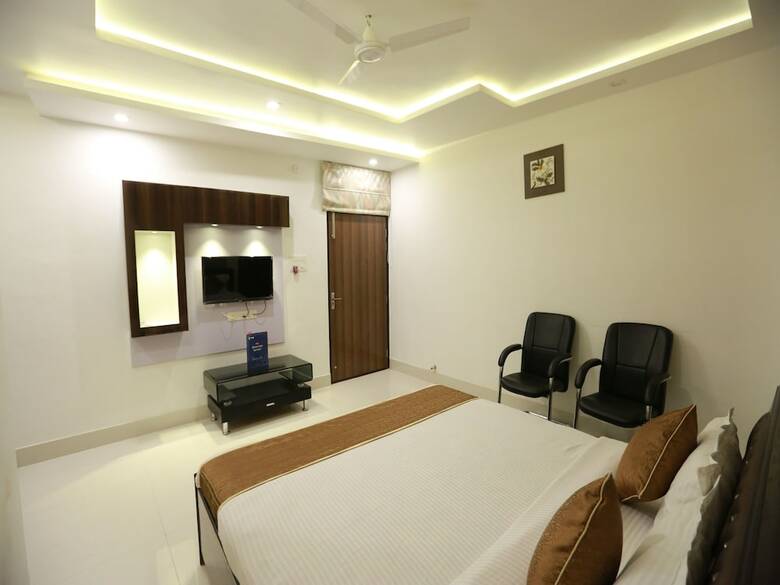 Oyo 8837 Hotel Surya Galaxy