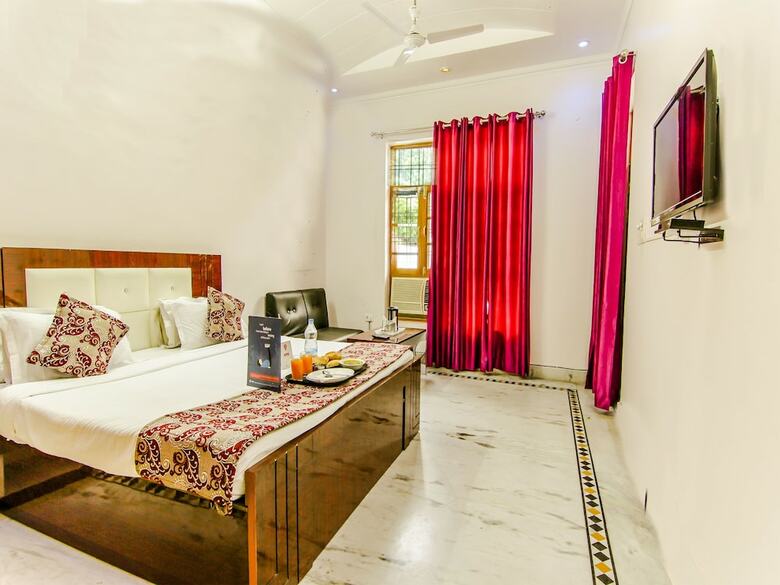 Oyo 9008 Hotel Jmd Inn