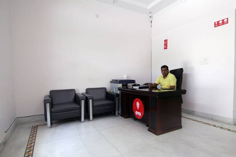 Oyo 9008 Hotel Jmd Inn