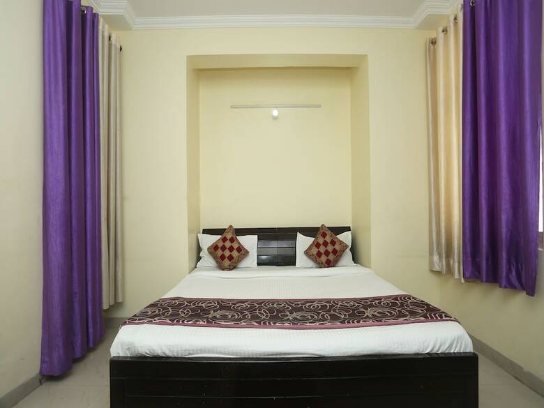 Hotel Oyo 5285 Apartment Impact Associates