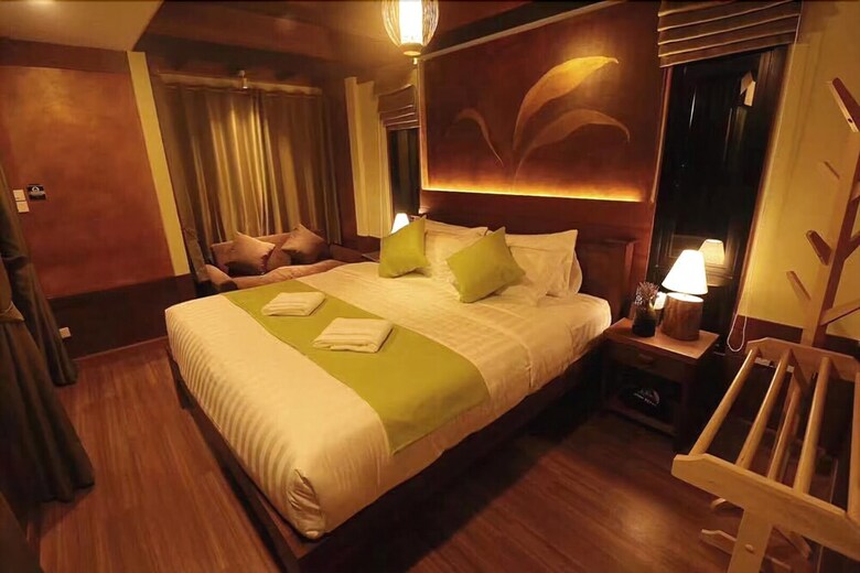 Lana Hotel