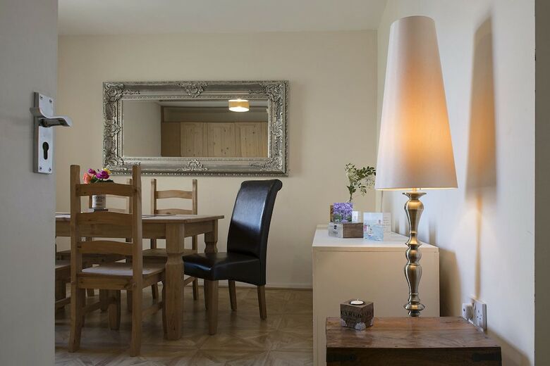 Hotel Cargo Cafe Apartments - Guest House