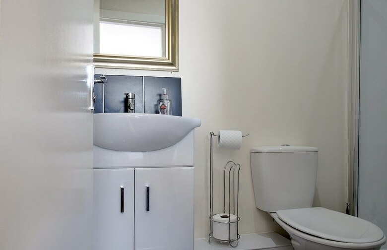 Hotel Cargo Cafe Apartments - Guest House