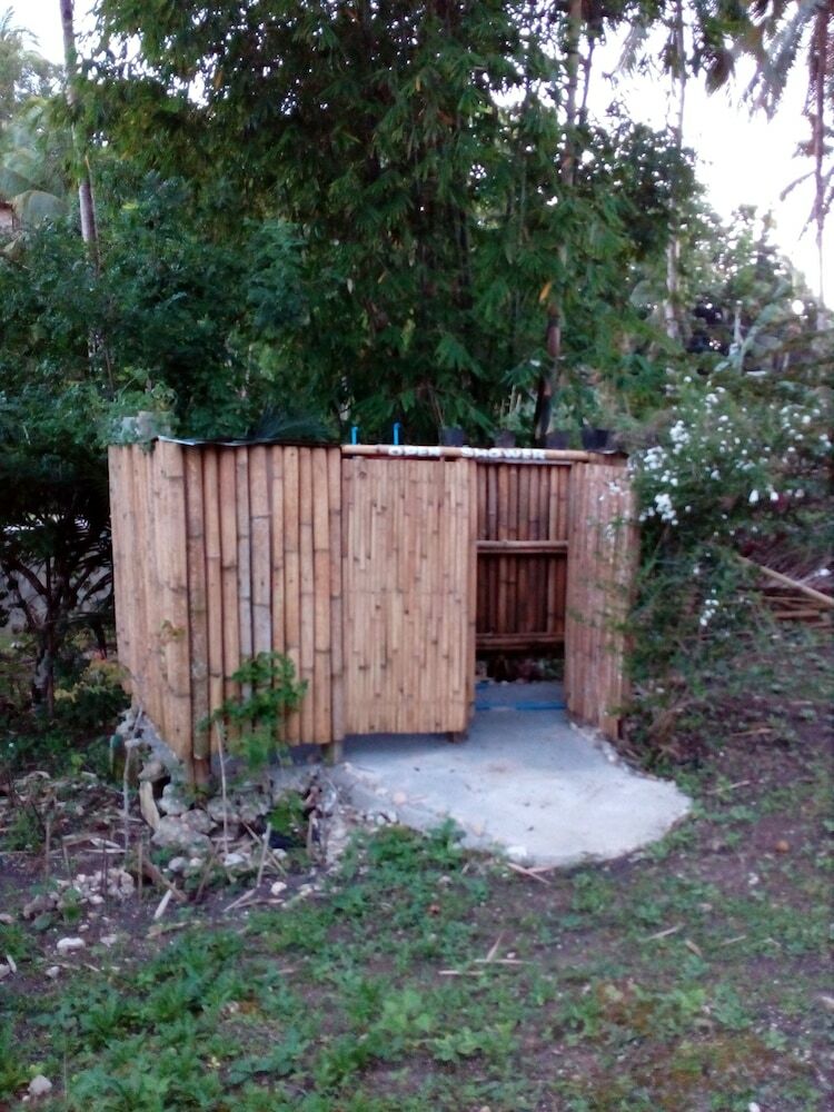 Hostal Batuan Hammock Hostel