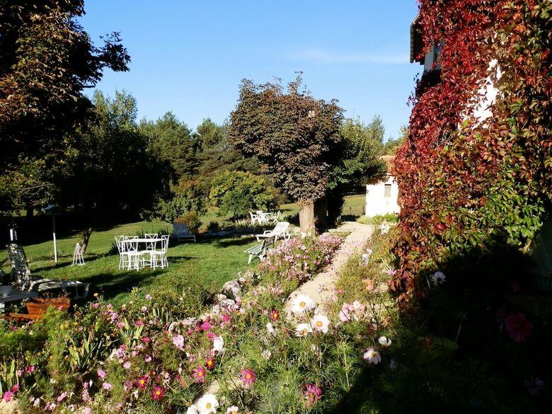 Hotel Le Mas Des Chardons Chambre D'h�tes