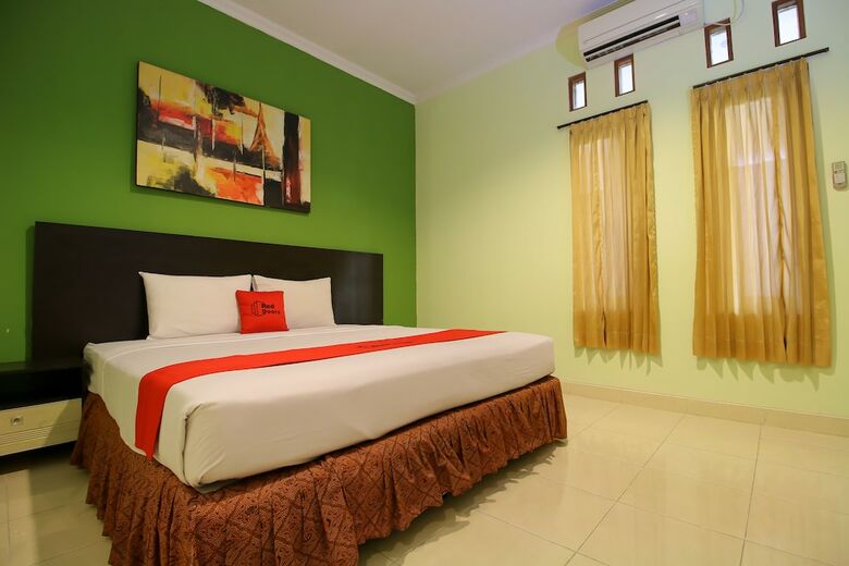 Hotel Reddoorz Plus @ Taman Siswa 2