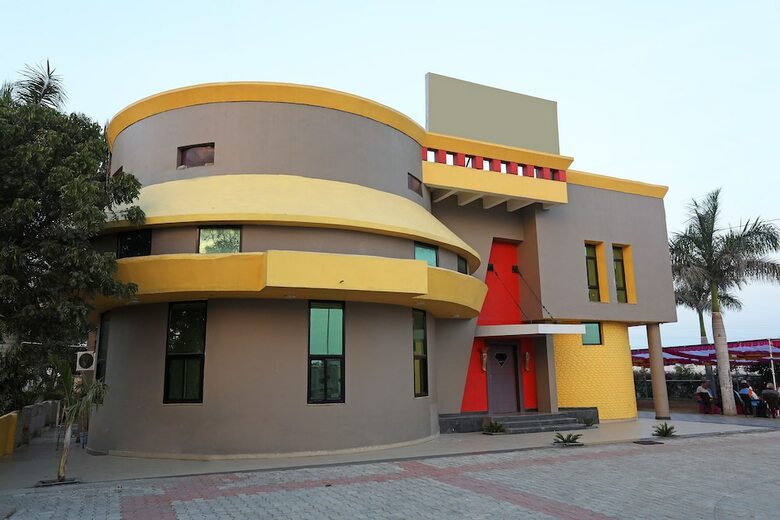 Hotel Oyo 10967 Dhola Maru Resort