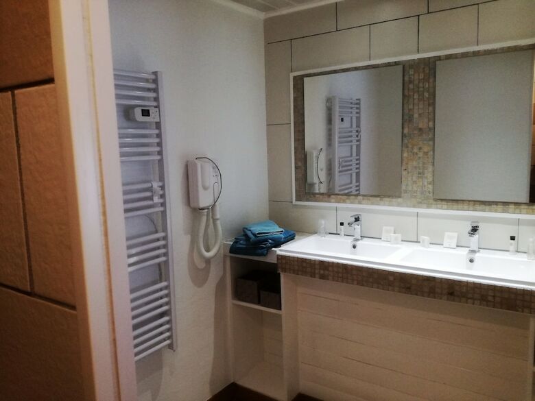 Hotel L Acacia