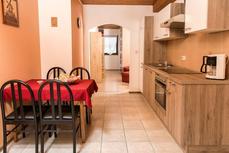 Apartamento En Un Ambiente Familiar Con Parque Infantil