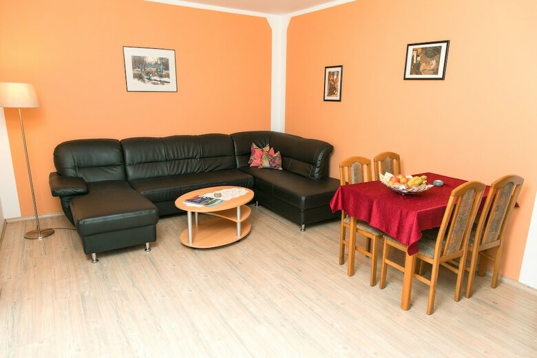 Apartamento En Un Ambiente Familiar Con Parque Infantil