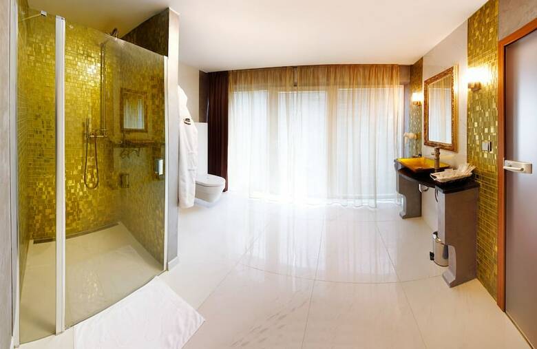 Lux Hotel Onyx