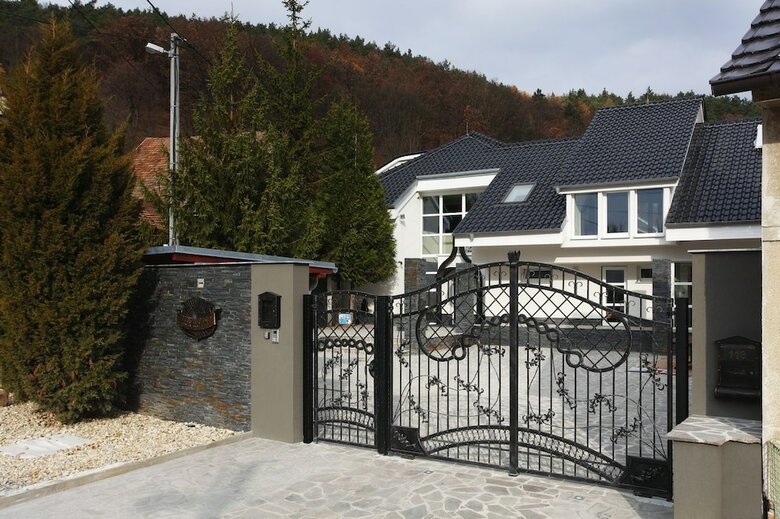 Lux Hotel Onyx