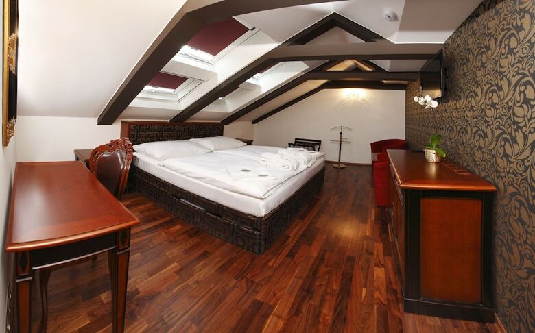 Lux Hotel Onyx