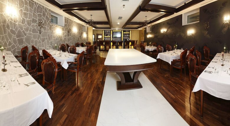 Lux Hotel Onyx