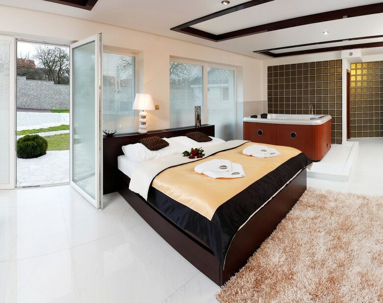 Lux Hotel Onyx