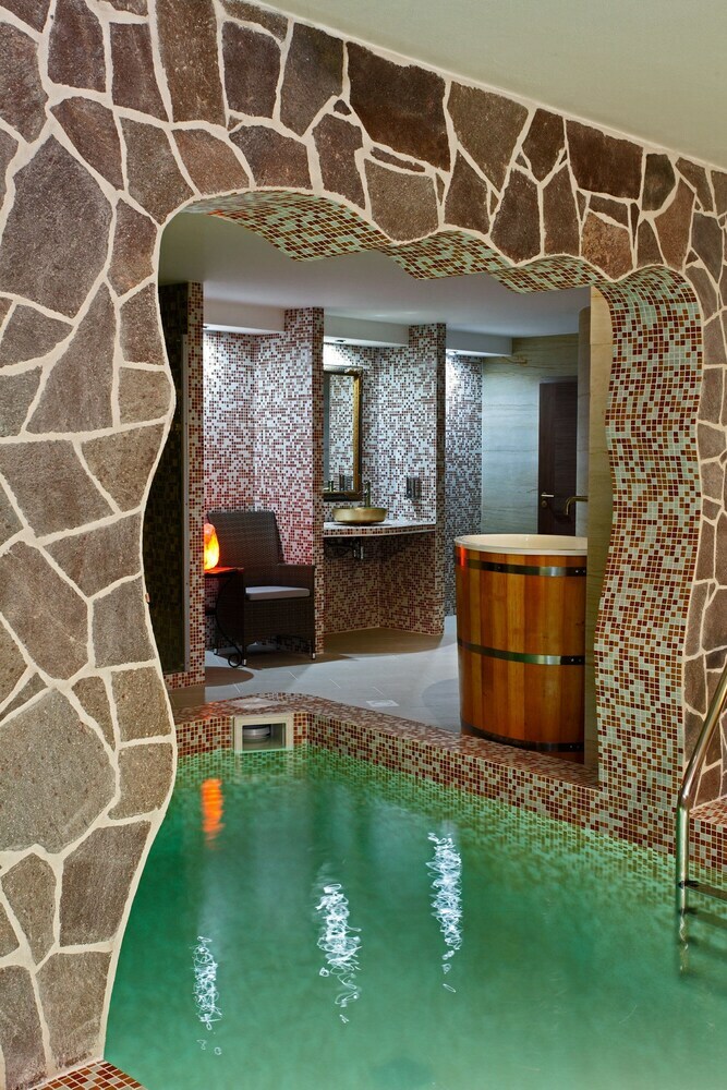 Lux Hotel Onyx