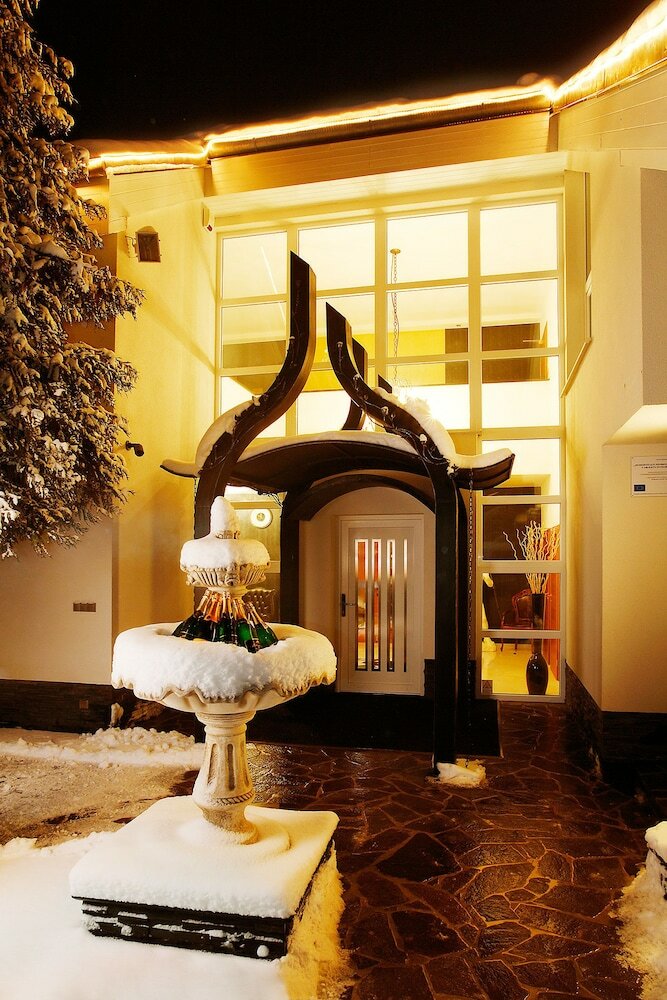 Lux Hotel Onyx