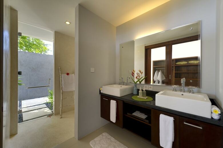 Bed & Breakfast Malimbu Cliff Villa