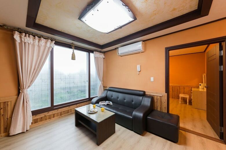 Pension Namchon Full House