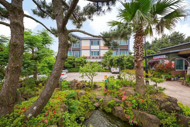 Pension Namchon Full House