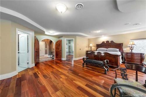 Beach Ave Castle Luxury Vacation Rental