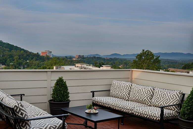 Foundry Hotel Asheville, Curio Collection By Hilton