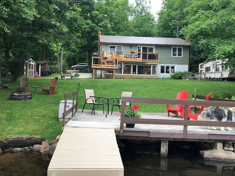 To Stays - Waterfront Lake House Retreat
