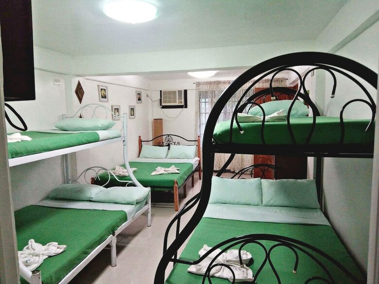 Hotel La Casa Roa Hostel